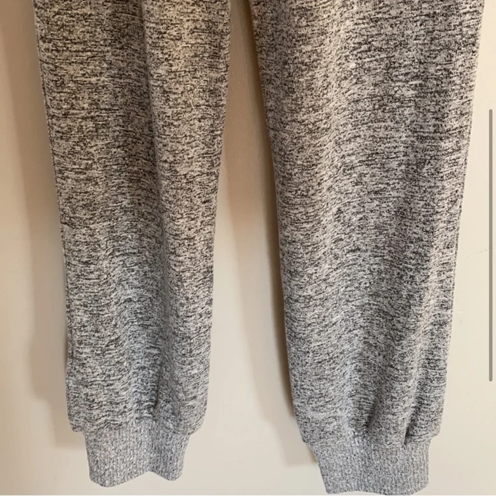 Express Off the Shoulder Heathered Lounge Jumpsuit - Picture 7 of 7